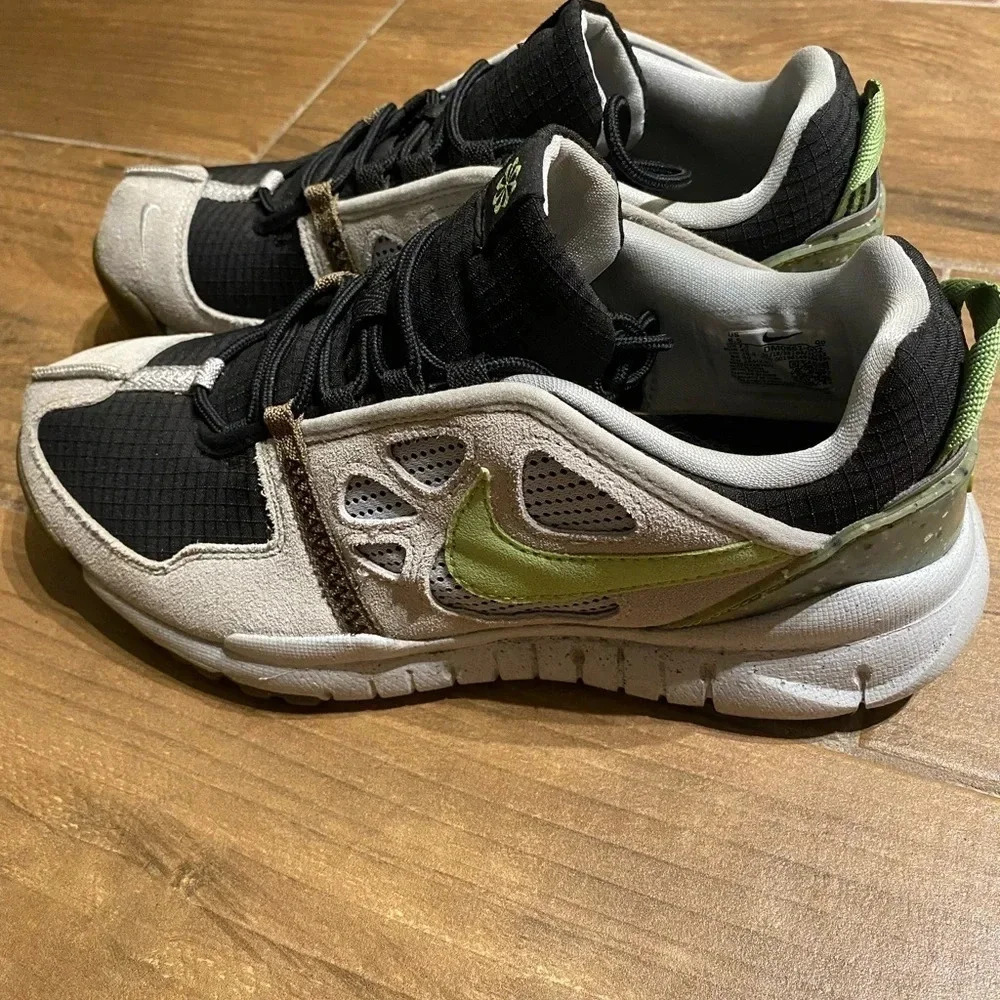 *LIKE NEW* NIKE FREE TERRA VISTA NN (Next Nature Trail) Sneakers Size W10/M8.5 - Picture 2 of 5
